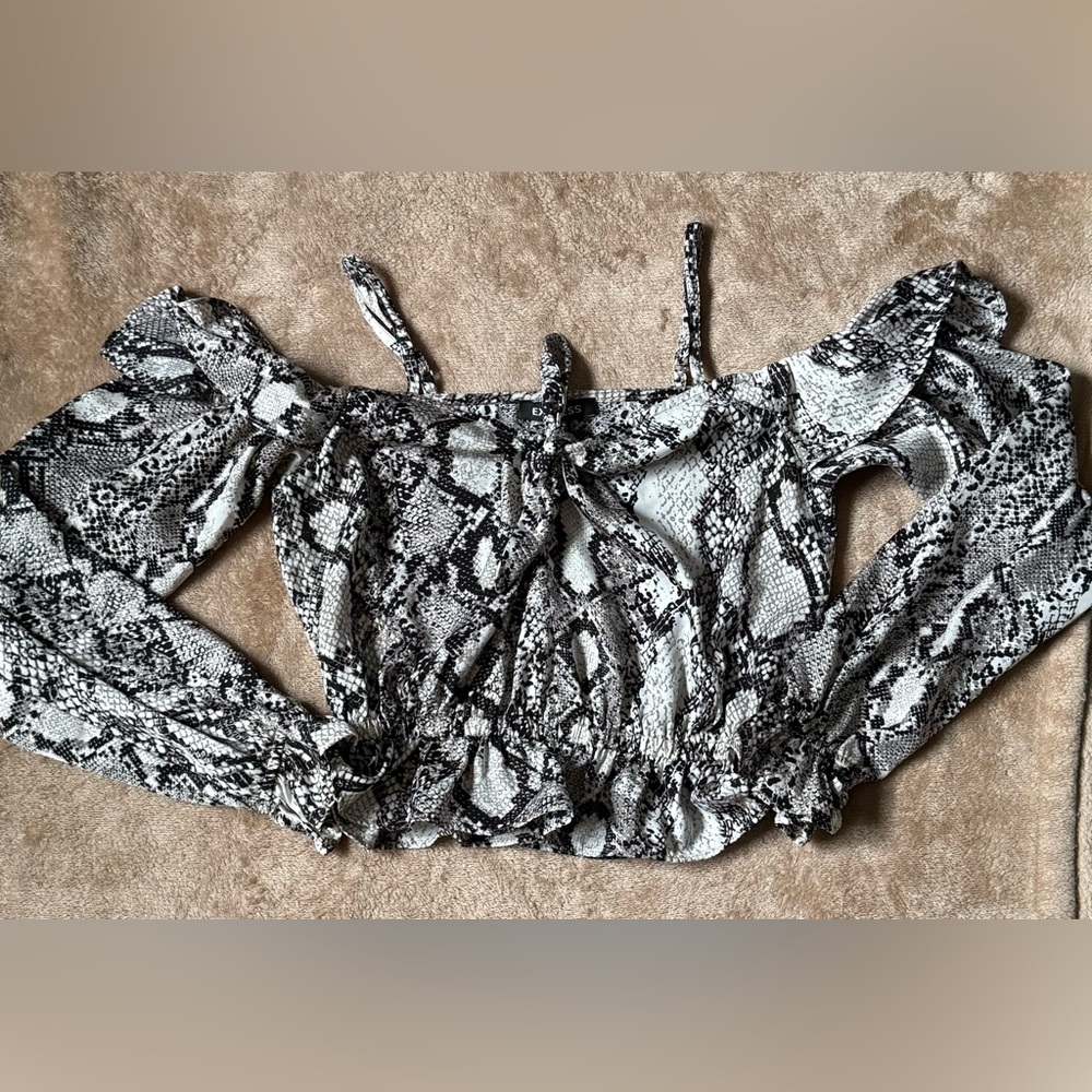 Express Cold Shoulder Snakeprint Top